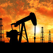 pretul petrolului a coborat sub pragul psihologic de 40 de dolari per baril