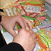 un cersetor din romania a castigat 27000 de dolari la loterie in suedia