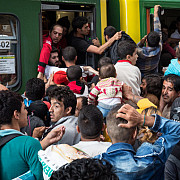sute de imigranti au sosit azi in germania