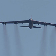 un b-52 a survolat coreea de sud in replica la testul nuclear al nordului