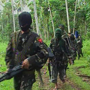teroristii din filipine au eliberat 10 ostatici