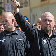 zeci de neonazisti de la gruparea cetatenii reichului s-au infiltrat in politia germana