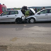 accident la blejoi doua autoturisme implicate