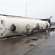foto cisterna cu motorina rasturnata in parcul industrial ploiesti trafic restrictionat