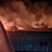foto video incendiu puternic la o fabrica de mezeluri din mizil