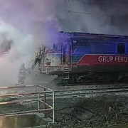 intarzieri de peste 3 ore la trenurile de la munte dupa ce o locomotiva a luat foc la brazi