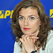 alina gorghiu unul dintre initiatorii proiectului de lege al lui mihail vlasov