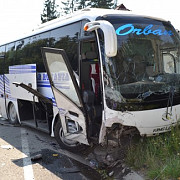 un autocar inregistrat in romania cu 11 pasageri la bord implicat intr-un accident in germania