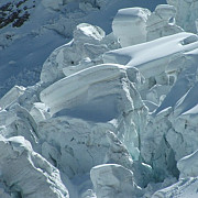 risc mare de avalansa in masivele fagaras si bucegi la altitudini de peste 1800 de metri