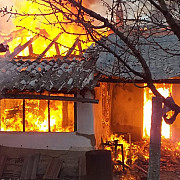 incendiu violent intr-o comuna din prahova ard mai multe case