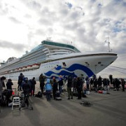 carantina pe nava diamond princess s-a incheiat a inceput debarcarea a 500 de pasageri