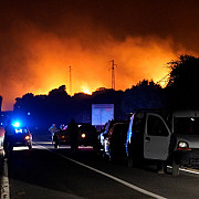 sardinia incendii de vegetatie violente italia a solicitat statelor europene sa intervina urgent cu avioane specializate pentru stingerea acestora
