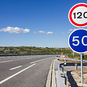 codul rutier modificat viteza maxima pe drumurile expres marita la 120 kmh