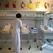 inca doi bebelusi cu sindrom hemolitic uremic au fost internati la spitalul marie curie