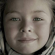portretul unei fetite din maramures cea mai premiata fotografie din lume este un record mondial