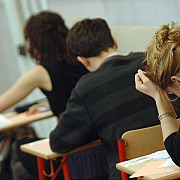 ministerul educatiei se razgandeste profesorii cu note sub 5 la titularizare pot participa la suplinire