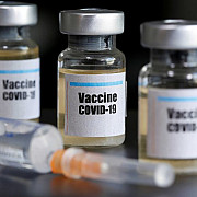 doar o treime din cabinetele medicilor de familie au contract cu cjas pentru vaccinarea anti-covid autoritatile au inceput administrarea celei de-a patra doze