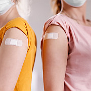 impunerea amenzii de 100 de euro pe luna pentru persoanele nevaccinate de peste 60 de ani a crescut numarul programarilor pentru prima doza de vaccin anti-covid in grecia