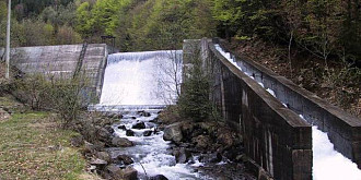 hidroelectrica scoate la vanzare 14 pachete de microhidrocentrale