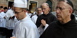 calugarii de la vatican revendica baile felix