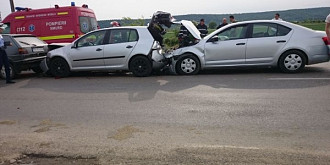 accident la blejoi doua autoturisme implicate