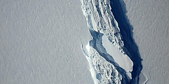 un aisberg de o mie de miliarde de tone s-a desprins din vestul antarcticii