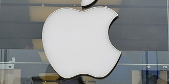 brazilia un tribunal a decis ca apple este obligata sa livreze incarcatorul la pachet cu telefoanele iphone vandute si a amendat compania cu 19 milioane de dolari