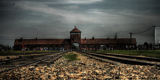 muzeul fostului lagar nazist de la auschwitz poate fi vizitat si virtual