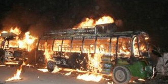 doua autobuze au intrat in coliziune si au luat foc