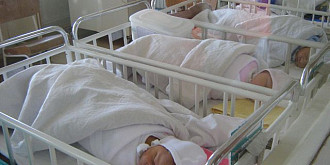 opt bebelusi imbolnaviti de angajatii maternitatii