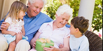 senatul adopta propunerea ca in prima zi din octombrie sa fie sarbatorita ziua bunicilor