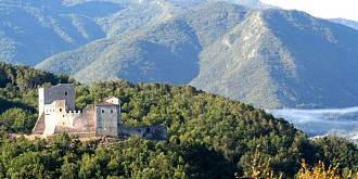 un castel medieval din toscana fosta resedinta papala pus in vanzare cu 28 milioane de euro