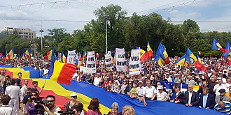 mii de persoane la marsul unirii de la chisinau