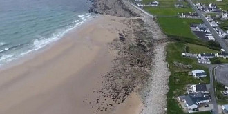 o plaja a reaparut in mod miraculos in irlanda dupa 30 de ani de la disparitie