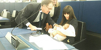 elena basescu si-a dus fiica in parlamentul european