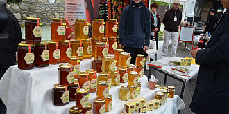 primul festival al mierii de la valeni eclipsat de un alt eveniment mai popular