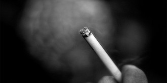 ce spune initiatoarea legii anti-fumat despre functionarii publici care fumeaza la birou