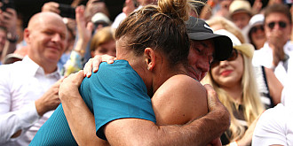 simona halep nu va mai fi antrenata de darren cahill