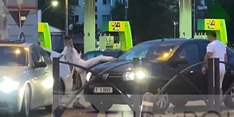 soferul de bmw care l-a atacat cu crosa de golf pe un sofer de logan retinut dupa doua zile prietena agresorului participanta si ea la incident nu a fost inca gasita de politisti