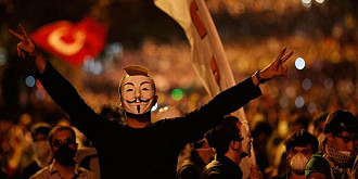 proteste violente la istanbul pentru apararea libertatii pe internet