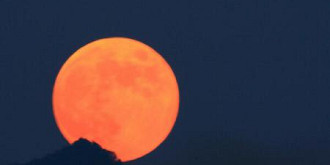 luna rosie poate fi vazuta inaintea echinoctiului de toamna