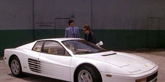 un automobil din serialul miami vice scos la licitatie cu 175 milioane de dolari
