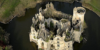 un castel in ruina din franta a fost cumparat de aproape 25000 de persoane din 115 tari