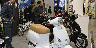 politia a confiscat scuterele la o expozitie internationala