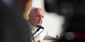 reuters despre vizita papei in romania un avertisment in privinta noilor ideologii