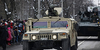armata cumpara intre 40 si 286 de autoturisme de teren blindate in valoare maxima de aproximativ 82 de milioane de euro