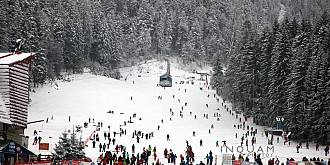 2000 de turisti au schiat sambata in valea dorului si valea soarelui la sinaia