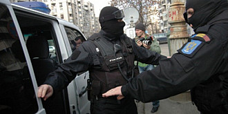 politistii din capitala fac perchezitii in bucuresti si alte doua judete prejudiciul este de peste 13 milioane de euro