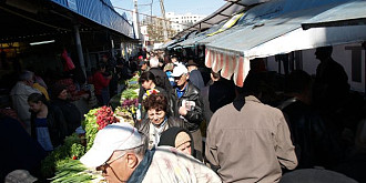 hale si piete preia ultimele spatii comerciale din piata 1 decembrie din sudul ploiestiului