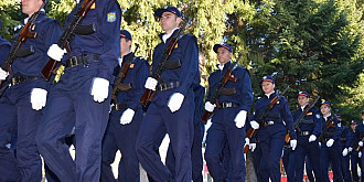 politia si armata recruteaza elevi